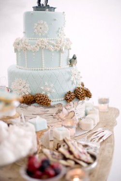 Blue-Winter-Wedding-Cake