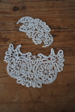 DIY-Doily-Necklace-Tutorial-04