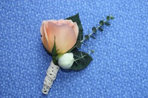How-To-Make-a-Rose-Boutonniere