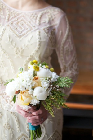 White-and-Peach-Winter-Bouquet