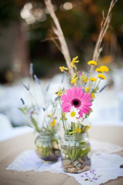 Wildflower-and-Pebble-Centerpiece
