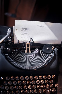 typewriter-guestbook