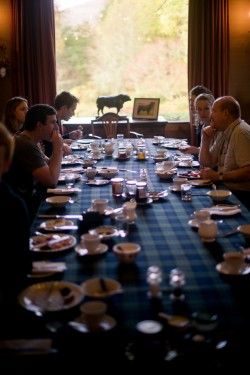 Blue-Tartan-Table-Scotland-Wedding-1