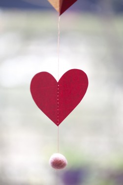 DIY-Sewn-Heart-Garland-Tutorial-6