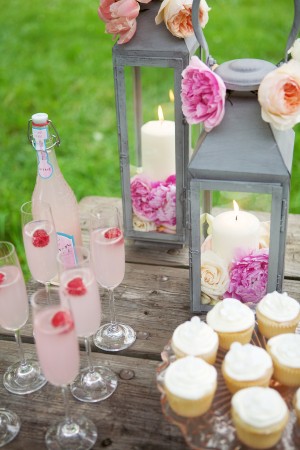 Drink-and-Dessert-Table