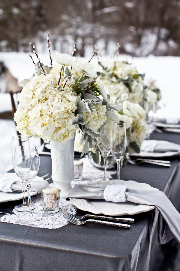 Gray-White-Winter-Wedding-Ideas