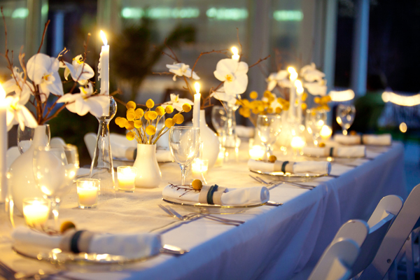 Modern-Yellow-White-Candlelight-Table