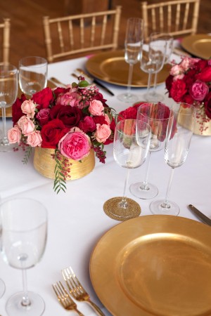 Pink-Red-Gold-Wedding-Table-Ideas-30