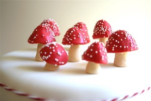 Toadstool-Cake-Toppers
