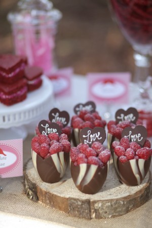 Valentines-Day-Dessert-Table-19