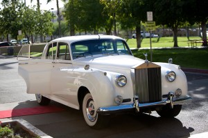 Vintage-Rolls-Royce-Wedding-Getaway-Car