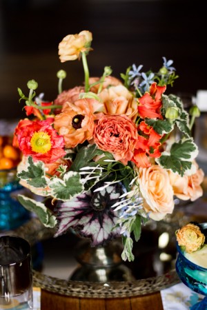 Coral-Poppy-and-Ranunculus-Centerpiece