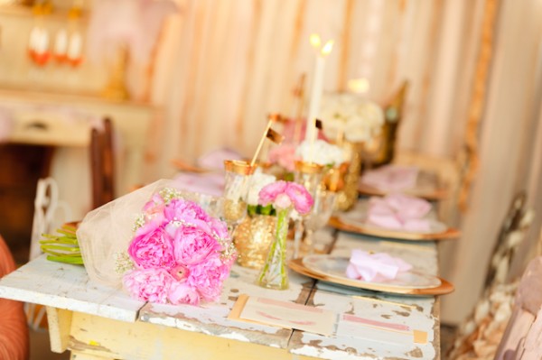 Hot-Pink-and-Gold-Wedding-Tabletop