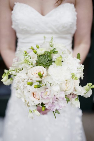 Pink-Ranunculus-and-Sweet-Pea-Bouquet