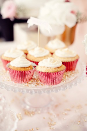 Pink-and-Gold-Cupcakes
