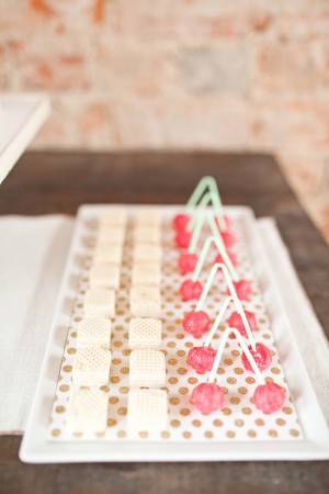 Pink-and-Gold-Dessert-Table