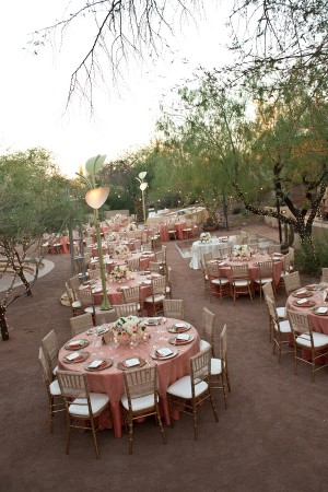 Pink-and-Gold-Table-Linens