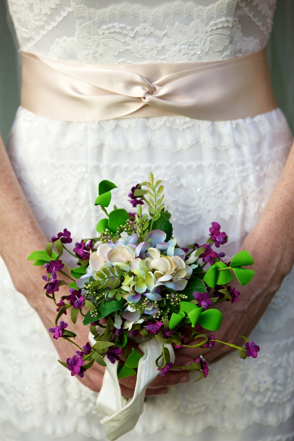 Purple-and-White-Mini-Bouquet