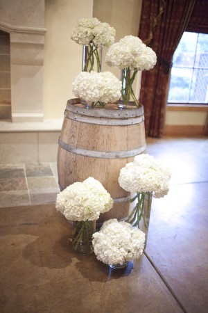Wine-Barrel-Wedding-Ceremony-Altar
