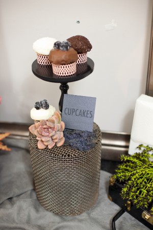 Wire-Basket-Cupcake-Stand