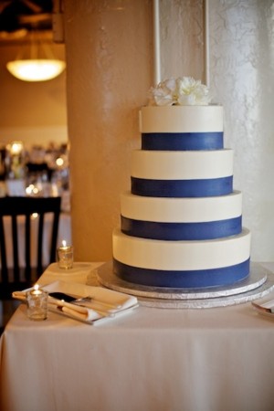 Blue-Ribbon-Cake-Decor