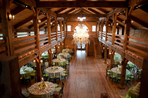 Elegant-Barn-Wedding-Reception