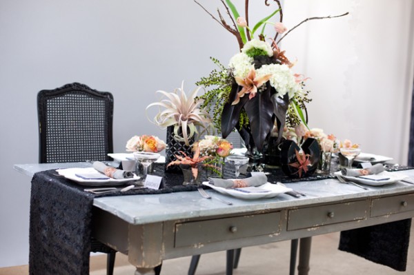 Modern-Black-Peach-Gray-Wedding-Table