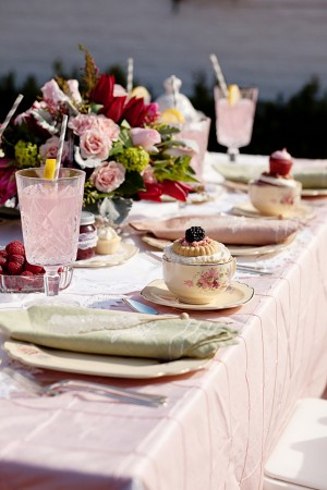 Pink-Berry-Brunch-Wedding-Centerpiece
