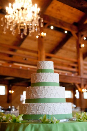 White-and-Spring-Green-Wedding-Cake