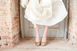 Bride-in-Gold-Glitter-Heels