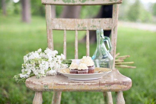 Cupcakes-Ampersand-Photography-Bridal-Shoot