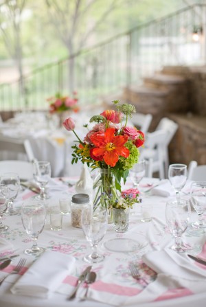 red-and-pink-centerpieces