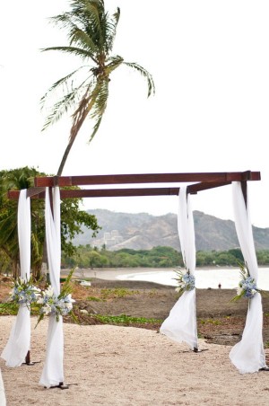 Beach-Wedding-Ceremony-Arch