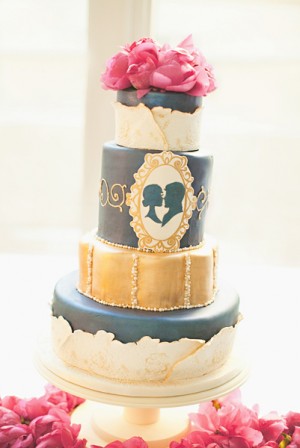 Cameo-Silhouette-Wedding-Cake