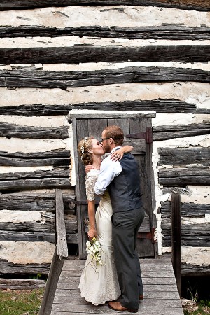 Earthy-Rustic-St-Louis-Wedding-by-Amelia-Strauss-Photography-11