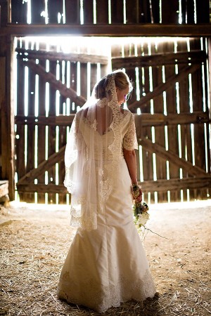 Earthy-Rustic-St-Louis-Wedding-by-Amelia-Strauss-Photography-16