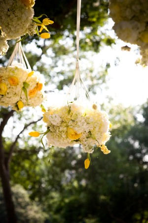 White-Yellow-Hanging-Flower-Arrangements