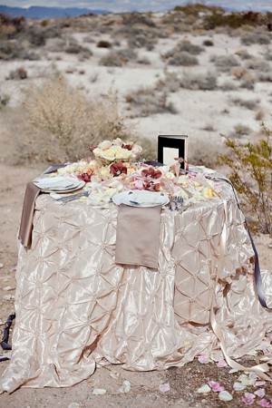 Natural-Desert-Glam-Tablescape