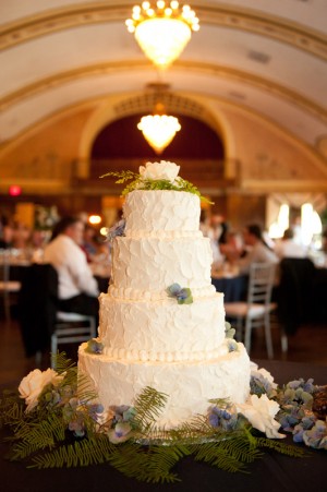 Whtie-Buttercream-Wedding-Cake
