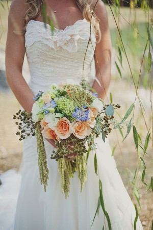 15-Rustic-Rose-Berry-Thistle-Bouquet