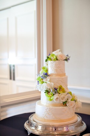 Elegant-White-Wedding-Cake