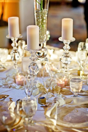 Gold-White-Candle-Tablescape