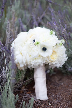 White-Wedding-Bouquet