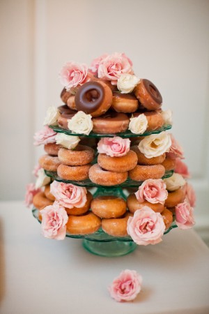 Doughnut-Wedding-Cake