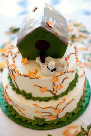 Garden-Bird-House-Wedding-Cake