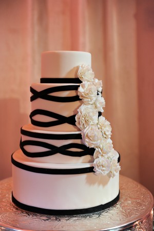 Black-Tie-Formal-Wedding-Cake