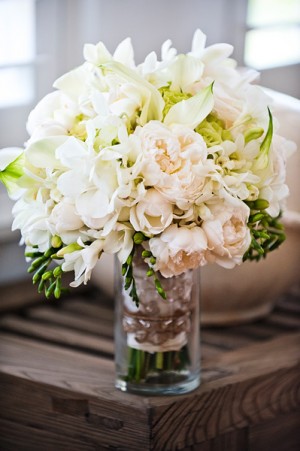 Blush-White-and-Green-Bouquet