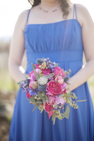 Colorful-Bridesmaids-Bouquet-With-Vintage-Hat-Pin