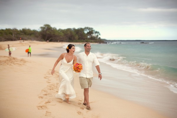 Colorful-Hawaiian-Destination-Wedding-by-Sara-Gray-Photography-2