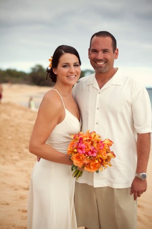 Colorful-Hawaiian-Destination-Wedding-by-Sara-Gray-Photography-3